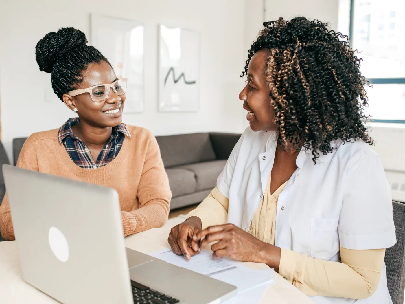 One-on-one business consultation with open discussion and shared documents